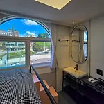 Accesshouse